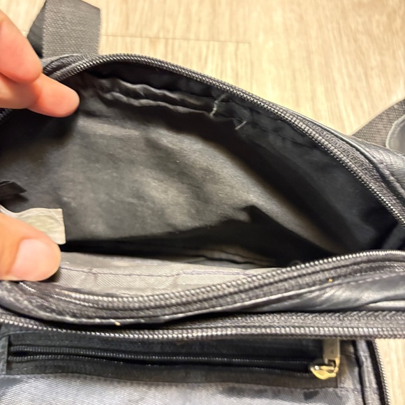 Vintage Ashlin Black Leather Crossbody Fanny Pack Women Bag - Picture 7 of 11